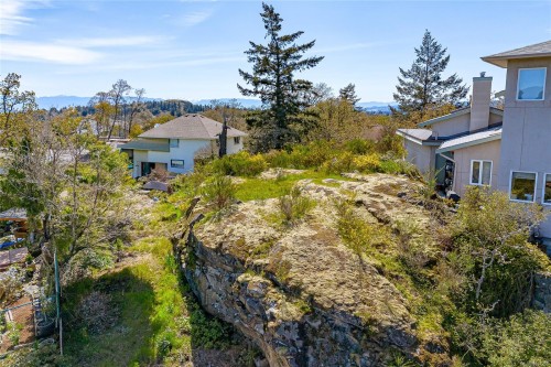 4280 Westervelt Pl, Saanich, BC 