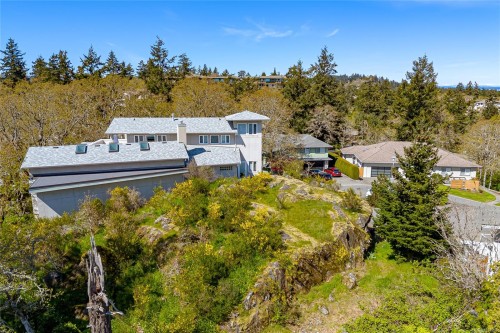 4280 Westervelt Pl, Saanich, BC 