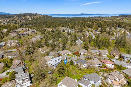 4280 Westervelt Pl, Saanich, BC 