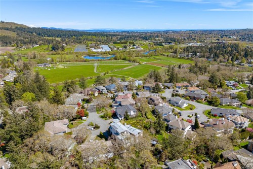 4280 Westervelt Pl, Saanich, BC 