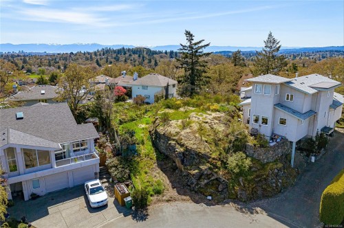 4280 Westervelt Pl, Saanich, BC 
