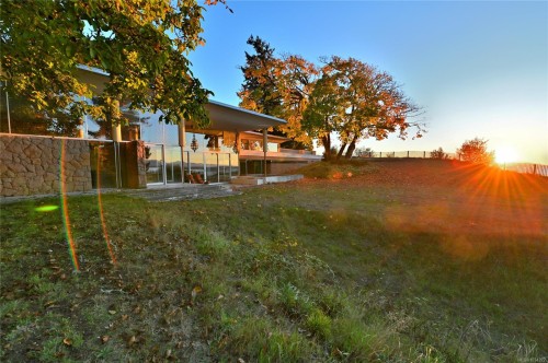 1133 Moore Rd, Comox, BC 