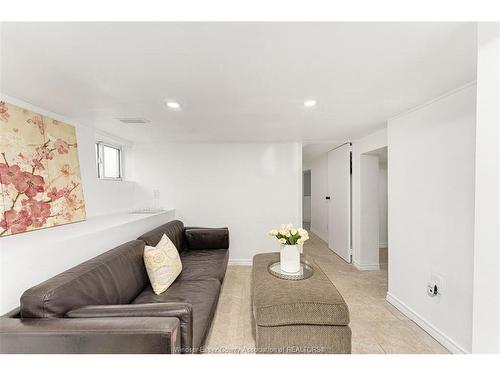 1055 Hall, Windsor, ON 