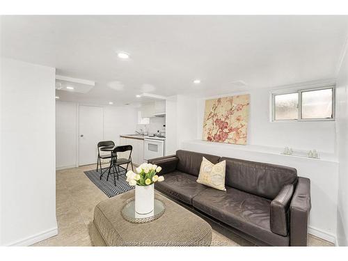 1055 Hall, Windsor, ON 