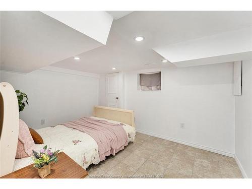 1055 Hall, Windsor, ON 