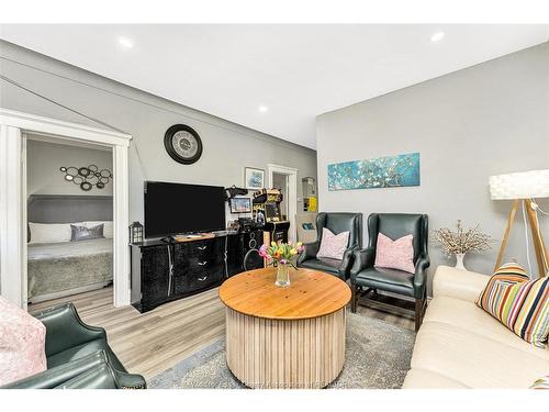 1055 Hall, Windsor, ON 