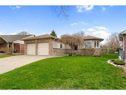 9 HEATON Street Amherstburg, ON N9V 3Y9