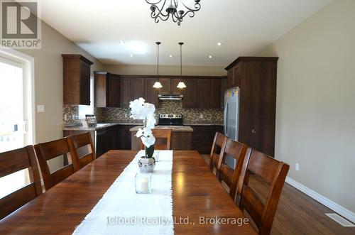 25 Rue Vanier, Tiny, ON - Indoor Photo Showing Dining Room