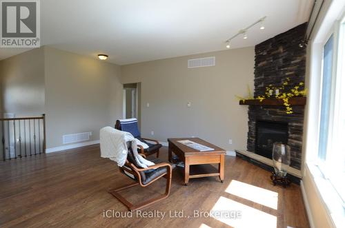 25 Rue Vanier, Tiny, ON - Indoor With Fireplace