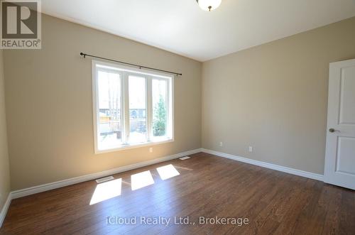 25 Rue Vanier, Tiny, ON - Indoor Photo Showing Other Room