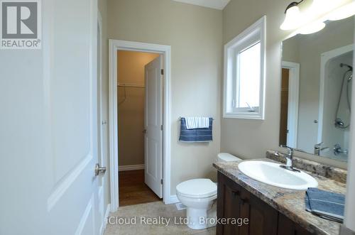 25 Rue Vanier, Tiny, ON - Indoor Photo Showing Bathroom