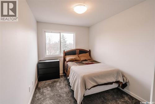 451 L Avenue S, Saskatoon, SK - Indoor Photo Showing Bedroom