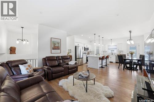709 Sarazen Drive, Warman, SK - Indoor Photo Showing Living Room