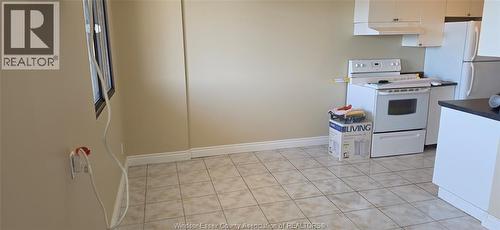 150 Park West Unit# 1112, Windsor, ON - Indoor Photo Showing Kitchen