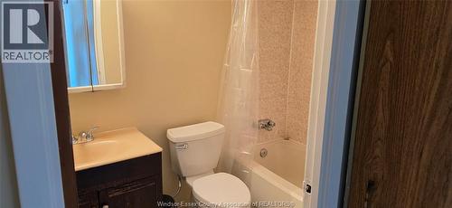 150 Park West Unit# 1112, Windsor, ON - Indoor Photo Showing Bathroom