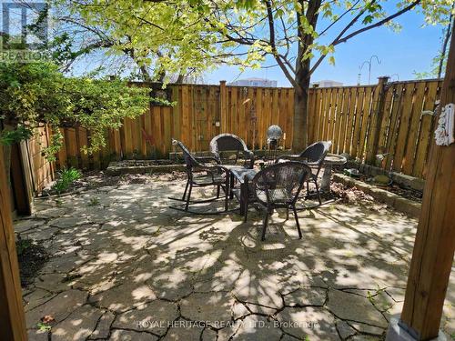 127 Knapton Drive, Newmarket (Woodland Hill), ON 