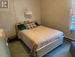 Primary Bedroom - 