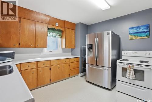 1 2Nd Street E, Langham, SK - Indoor Photo Showing Kitchen With Double Sink