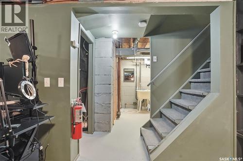 1 2Nd Street E, Langham, SK - Indoor