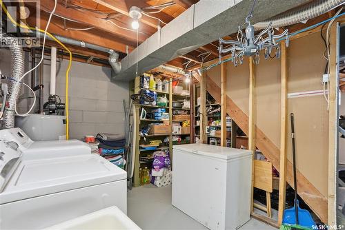1 2Nd Street E, Langham, SK - Indoor Photo Showing Laundry Room