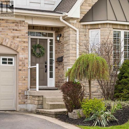 14 Mossgrove Drive, Kitchener, ON - Outdoor