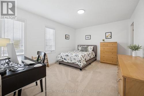 14 Mossgrove Drive, Kitchener, ON - Indoor Photo Showing Bedroom