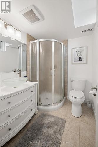 14 Mossgrove Drive, Kitchener, ON - Indoor Photo Showing Bathroom
