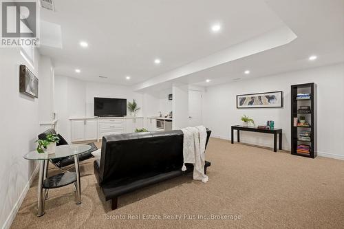 14 Mossgrove Drive, Kitchener, ON - Indoor