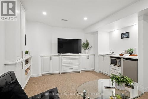 14 Mossgrove Drive, Kitchener, ON - Indoor
