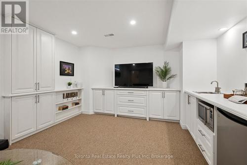 14 Mossgrove Drive, Kitchener, ON - Indoor