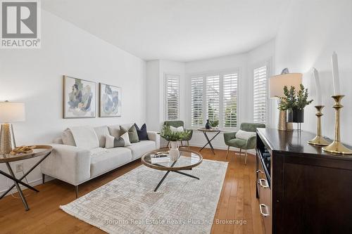 14 Mossgrove Drive, Kitchener, ON - Indoor Photo Showing Living Room