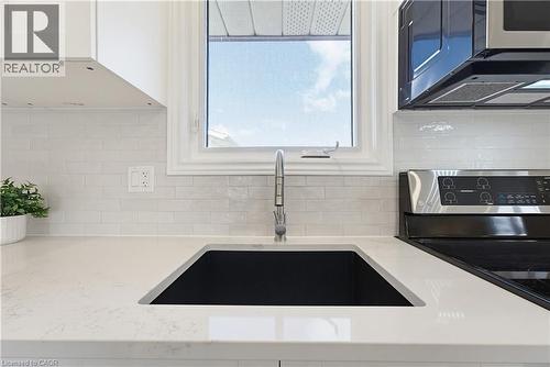 99 Oakhurst Crescent, Kitchener, ON - Indoor Photo Showing Kitchen