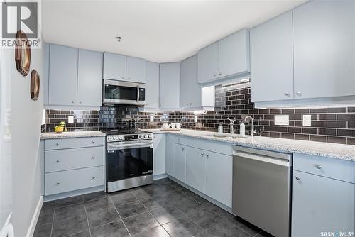 436 623 Saskatchewan Crescent W, Saskatoon, SK - Indoor Photo Showing Kitchen With Upgraded Kitchen