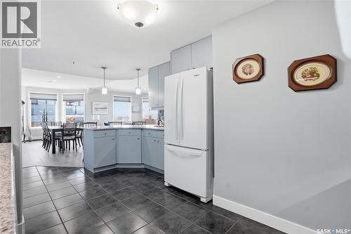 436 623 Saskatchewan Crescent W, Saskatoon, SK - Indoor Photo Showing Kitchen With Upgraded Kitchen
