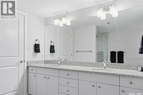 436 623 Saskatchewan Crescent W, Saskatoon, SK - Indoor Photo Showing Bathroom