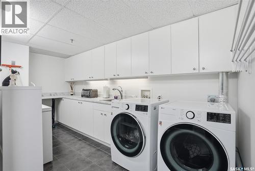 436 623 Saskatchewan Crescent W, Saskatoon, SK - Indoor Photo Showing Laundry Room
