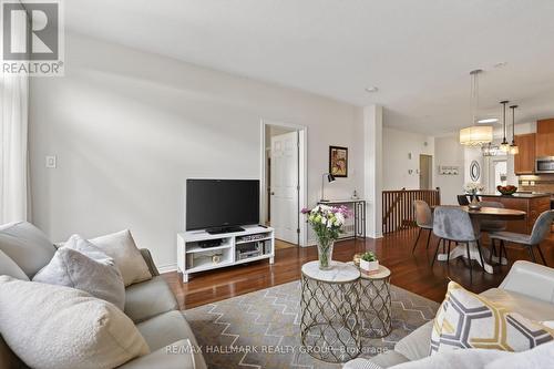 236 Bulrush Crescent, Ottawa, ON - Indoor Photo Showing Living Room