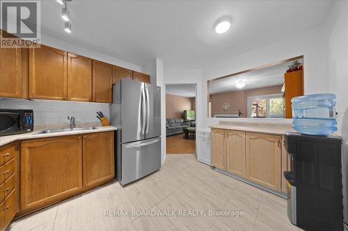 1516 Briarfield Crescent, Ottawa, ON - Indoor Photo Showing Kitchen