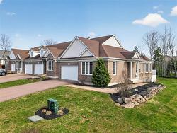 46 Guylaine Dieppe, NB E1A 0G8