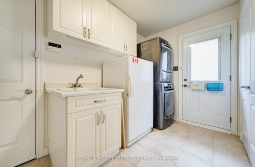 1656 Carrington Road, Mississauga, ON - Indoor Photo Showing Laundry Room