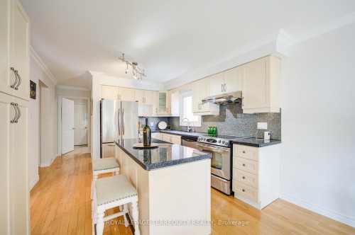 1656 Carrington Road, Mississauga, ON - Indoor Photo Showing Kitchen