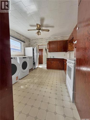 604 Sussex Avenue, Esterhazy, SK - Indoor Photo Showing Laundry Room