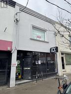 172 OSSINGTON AVENUE Toronto, ON M6J 2Z7