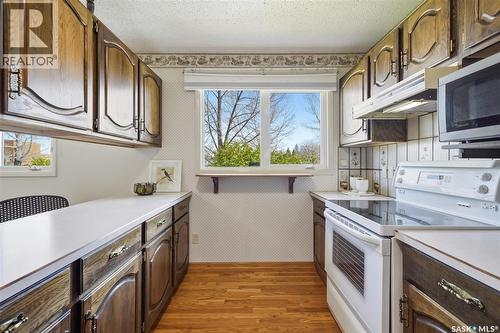 2020 Eastlake Avenue, Saskatoon, SK - Indoor Photo Showing Kitchen