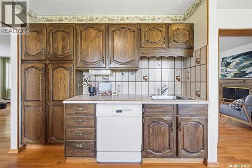 2020 Eastlake Avenue, Saskatoon, SK - Indoor Photo Showing Kitchen