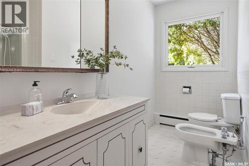 2020 Eastlake Avenue, Saskatoon, SK - Indoor Photo Showing Bathroom