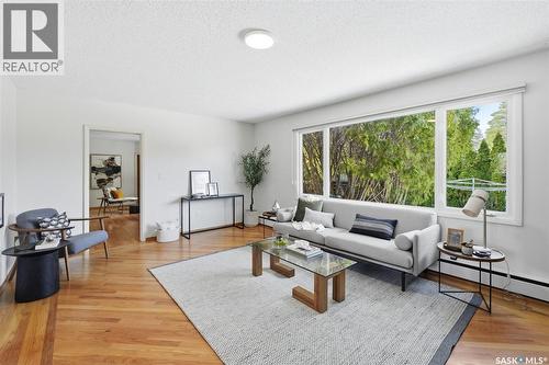 2020 Eastlake Avenue, Saskatoon, SK - Indoor Photo Showing Living Room