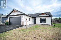 33 DURANT STREET Petawawa, ON K8H 0G3