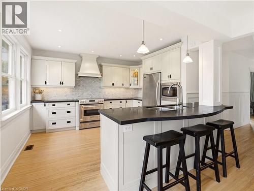 2137 Deyncourt Drive, Burlington, ON - Indoor Photo Showing Kitchen With Upgraded Kitchen