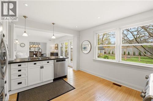 2137 Deyncourt Drive, Burlington, ON - Indoor Photo Showing Kitchen